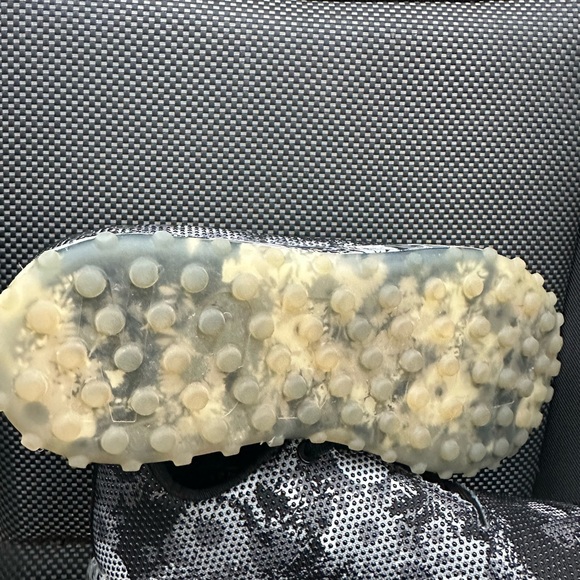 NOBULL turfs size 8 - Picture 3 of 4